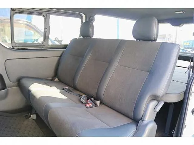 Toyota Hiace Van 2023 — миниатюра 3