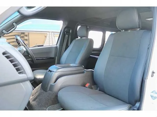 Toyota Hiace Van 2023 — миниатюра 5