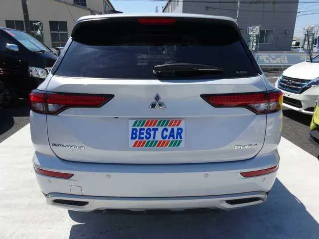Mitsubishi Outlander PHEV 2.4 G 4WD 2023 — миниатюра 5