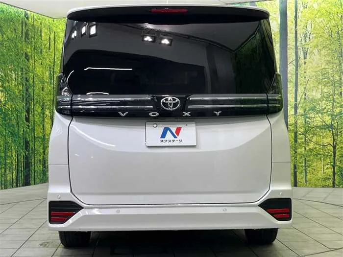 Toyota Voxy 2022 — миниатюра 4