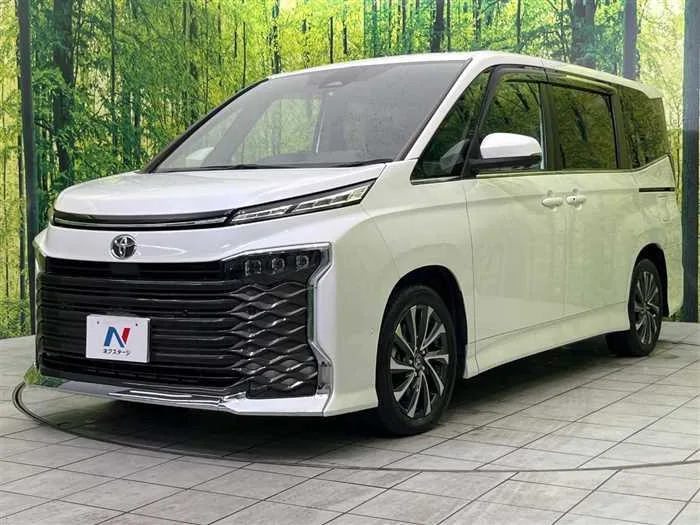 Toyota Voxy 2022 — миниатюра 5