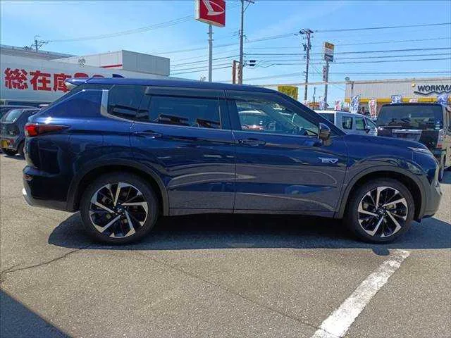 Mitsubishi OUTLANDER PHEV P 4WD 2022 — миниатюра 5