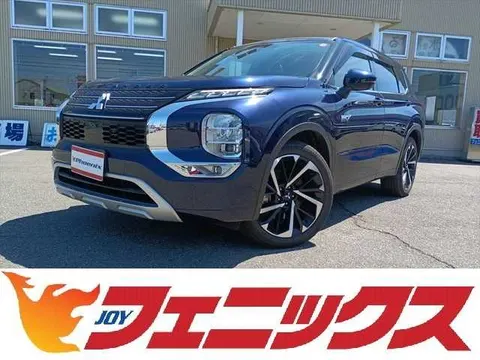 Mitsubishi OUTLANDER PHEV 2022 купить в Москве