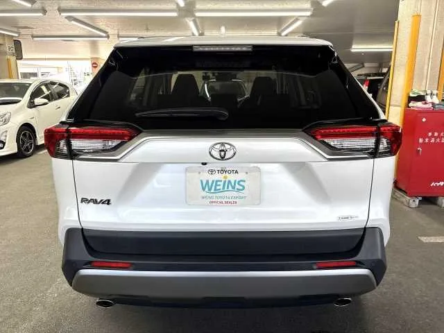 Toyota RAV4 G Z PACKAGESun roofBluetoothLeater seat 2023 — миниатюра 5