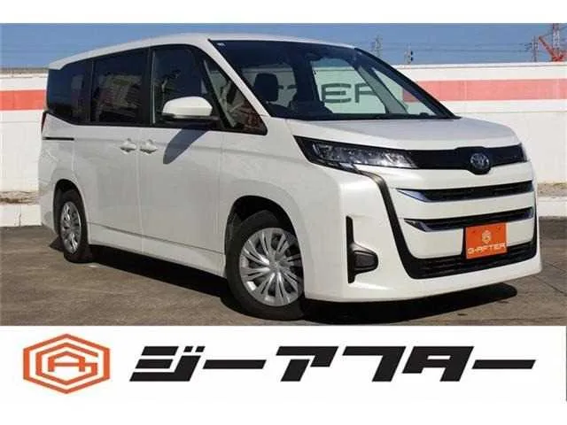 Toyota Noah 2022 — фото 1, купить с доставкой в Москву