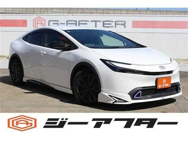 Toyota Prius 2023 — фото 1, купить с доставкой в Москву