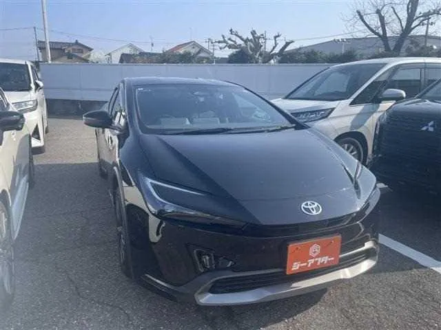 Toyota Prius 2024 — фото 1, купить с доставкой в Москву