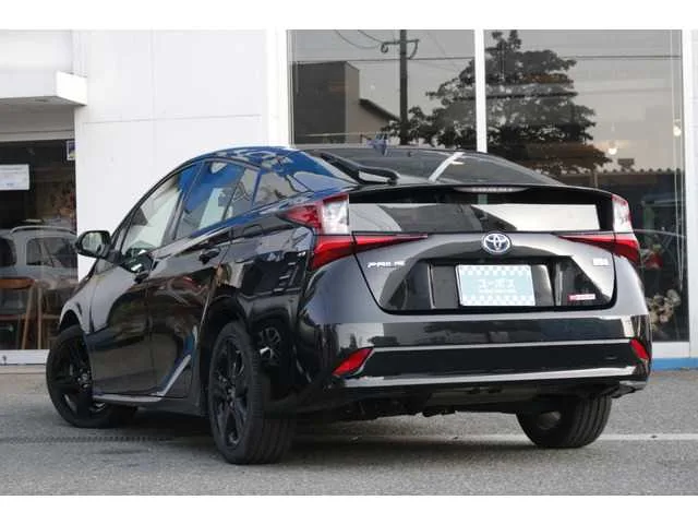 Toyota Prius 2022 — миниатюра 2