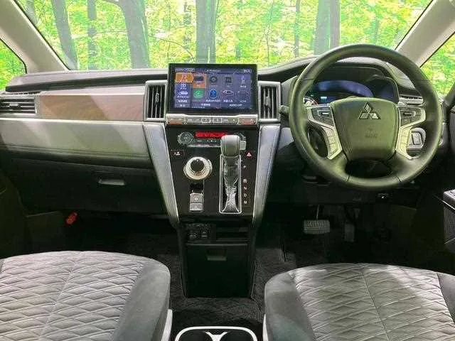 Mitsubishi Delica D:5 2023 — миниатюра 2