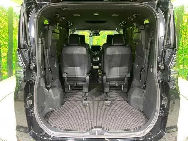Toyota Voxy 2023 — миниатюра 4