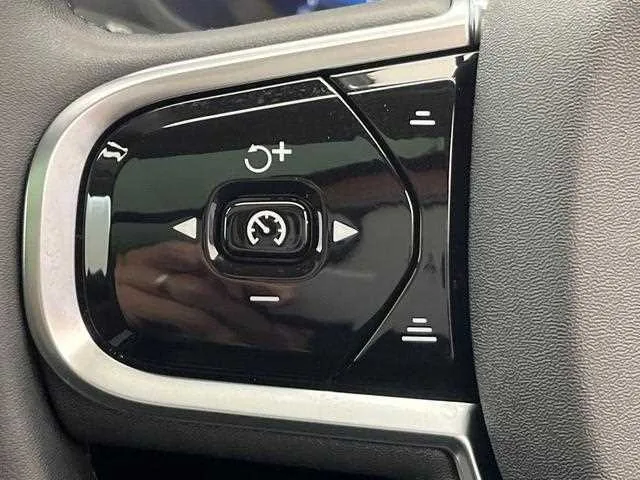 Volvo XC60 2024 — миниатюра 4