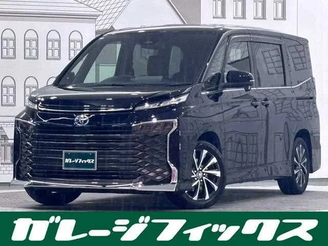 Toyota Voxy 2022 — фото 1, купить с доставкой в Москву