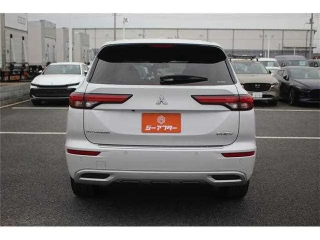 Mitsubishi Outlander 2022 — миниатюра 4