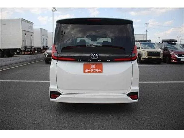 Toyota Noah 2023 — миниатюра 4