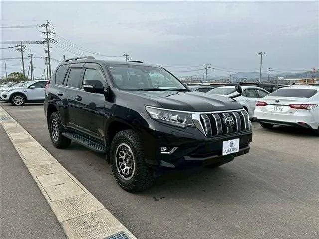 Toyota Land Cruiser Prado 2023 — миниатюра 5