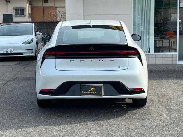 Toyota Prius 2023 — миниатюра 3