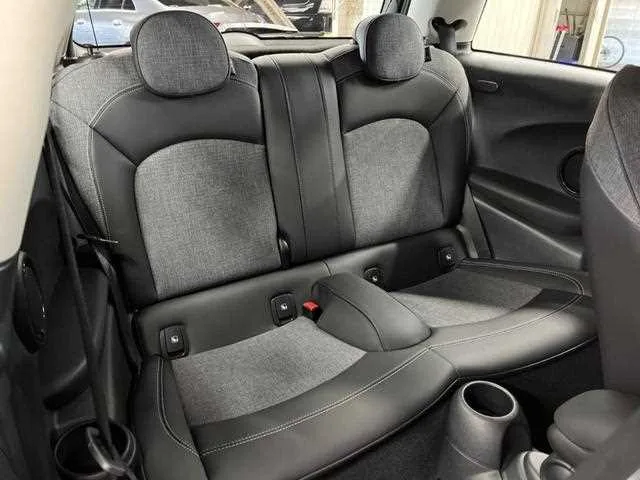 BMW MINI 2023 — миниатюра 4