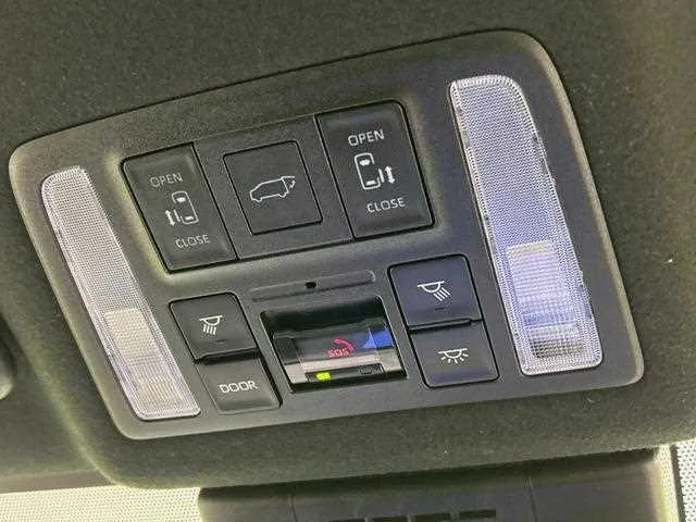 Toyota Voxy 2024 — миниатюра 3