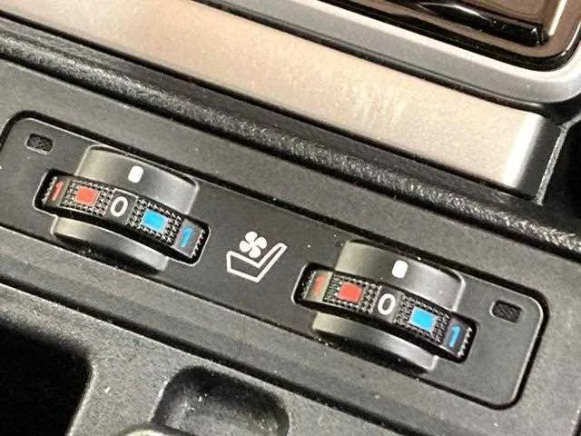 Toyota Land Cruiser Prado 2023 — миниатюра 5