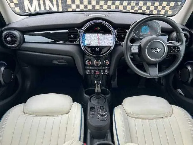 BMW MINI 2023 — миниатюра 2