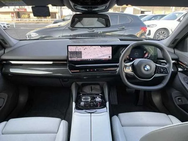 BMW 5 Series 2023 — миниатюра 2