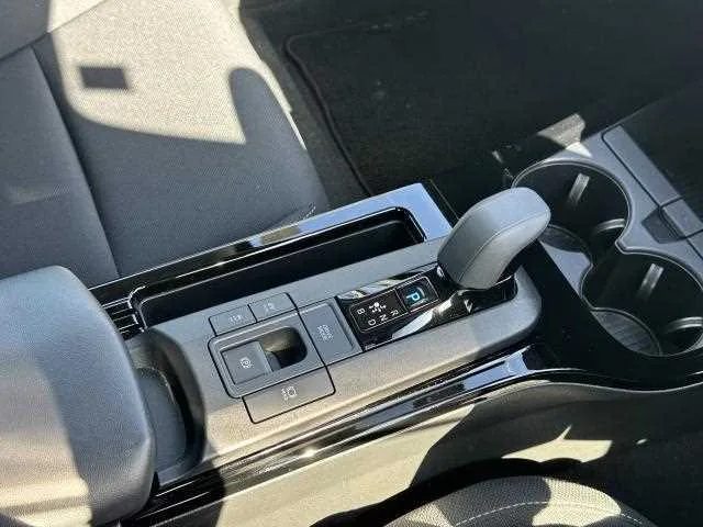 Toyota Prius 2023 — миниатюра 3
