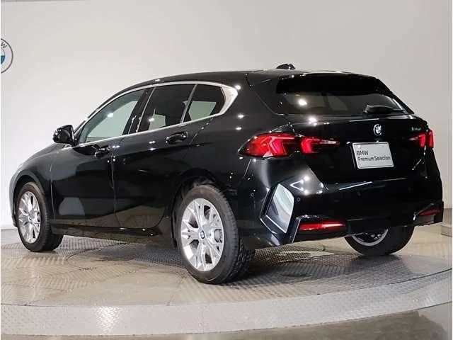 BMW 1 Series 120d 2025 — миниатюра 2