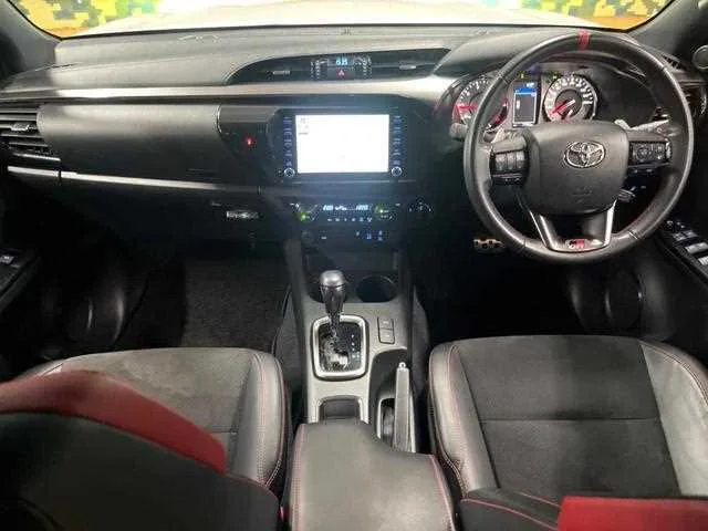 Toyota Hilux 2022 — миниатюра 2