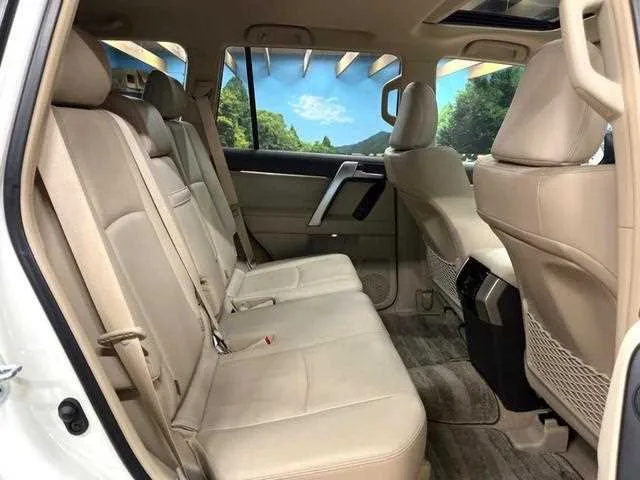 Toyota Land Cruiser Prado 2023 — миниатюра 4