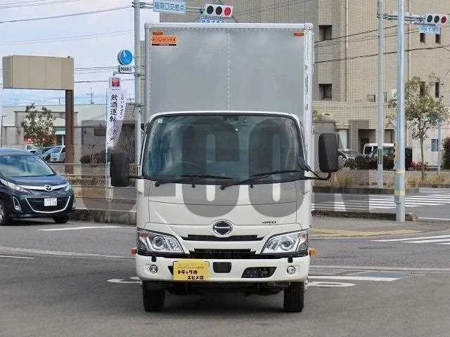 Hino Dutro 2022 — миниатюра 5