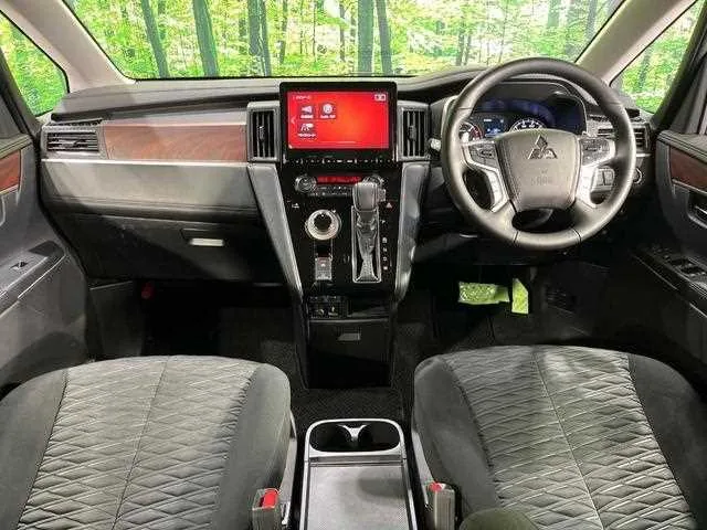 Mitsubishi Delica D:5 2024 — миниатюра 2