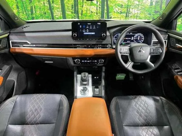 Mitsubishi Outlander 2022 — миниатюра 2