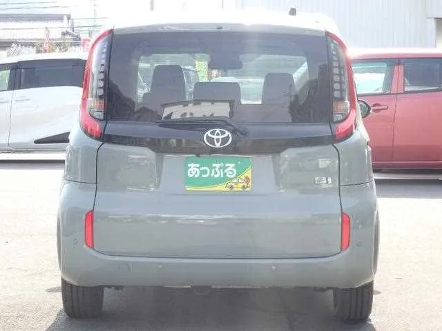 Toyota Sienta 2023 — миниатюра 3