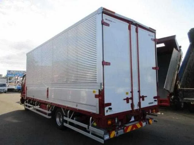 Mitsubishi Fuso Fighter 2025 — миниатюра 3