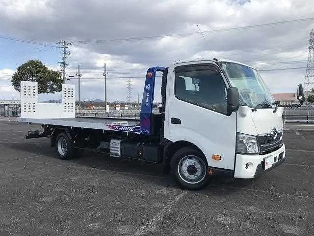 Hino Dutro 2022 — миниатюра 4