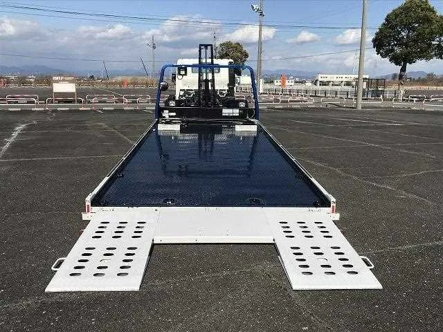 Hino Dutro 2022 — миниатюра 5