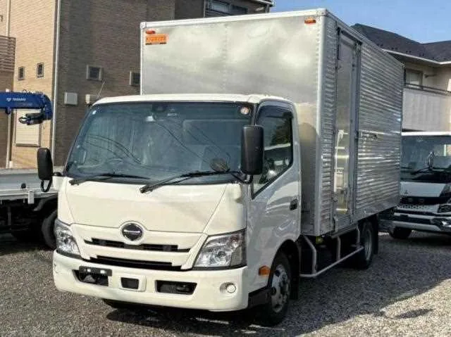 Hino Dutro 2024 — фото 1, купить с доставкой в Москву