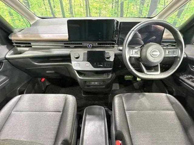 Nissan Serena 2023 — миниатюра 2