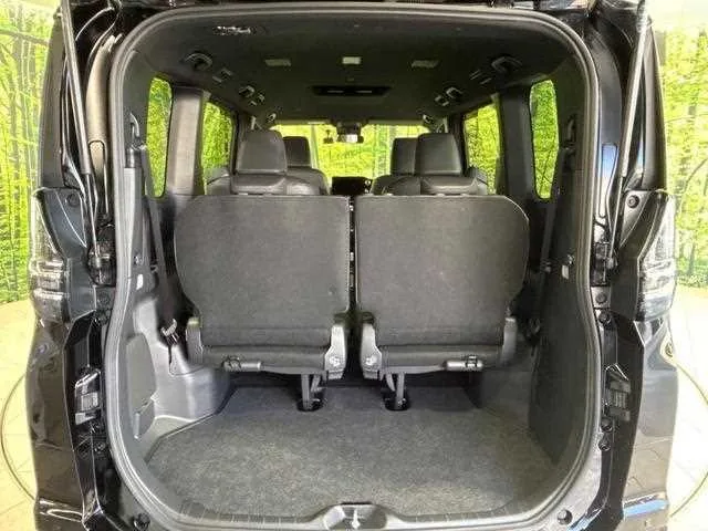 Toyota Voxy 2023 — миниатюра 4