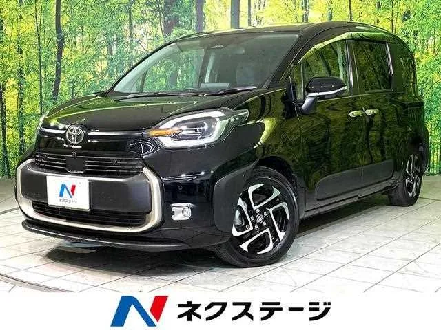 Toyota Sienta 2024 — фото 1, купить с доставкой в Москву