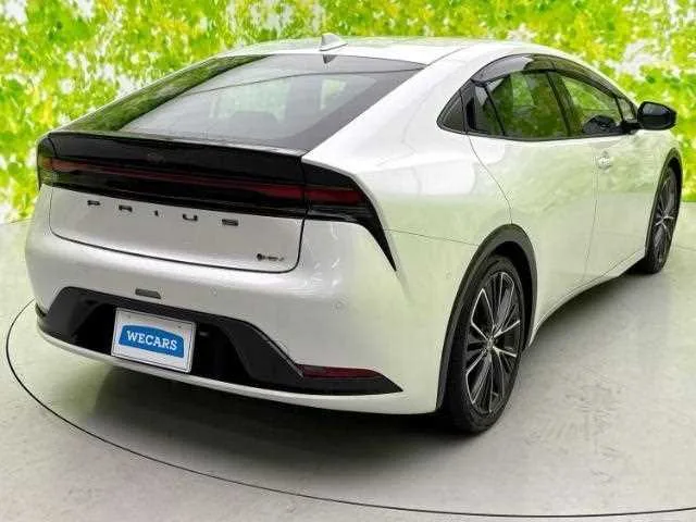 Toyota Prius 2023 — миниатюра 3