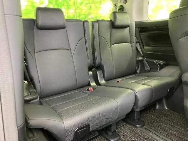Toyota Alphard G 2023 — миниатюра 3