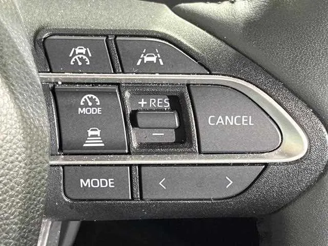Toyota Voxy 2022 — миниатюра 3