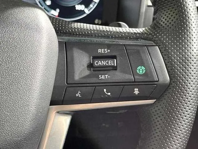 Mitsubishi Outlander 2023 — миниатюра 3