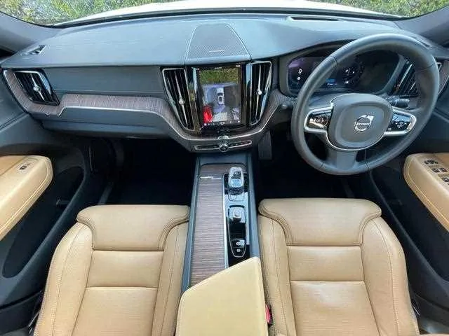 Volvo XC60 2022 — миниатюра 2