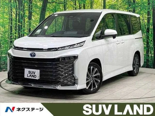 Toyota Voxy 2025 — фото 1, купить с доставкой в Москву