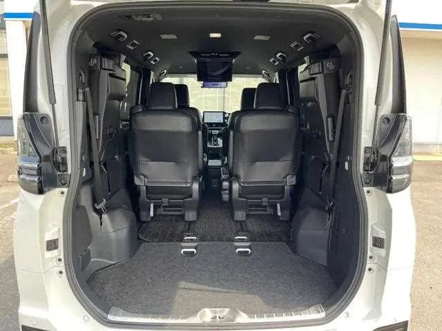 Toyota Voxy 2022 — миниатюра 4