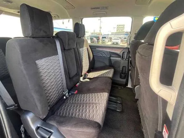 Mitsubishi Delica D:5 2024 — миниатюра 4