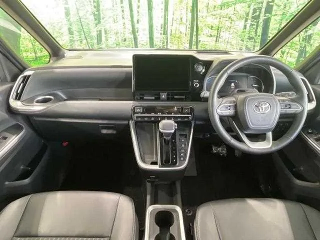 Toyota Noah 2024 — миниатюра 2