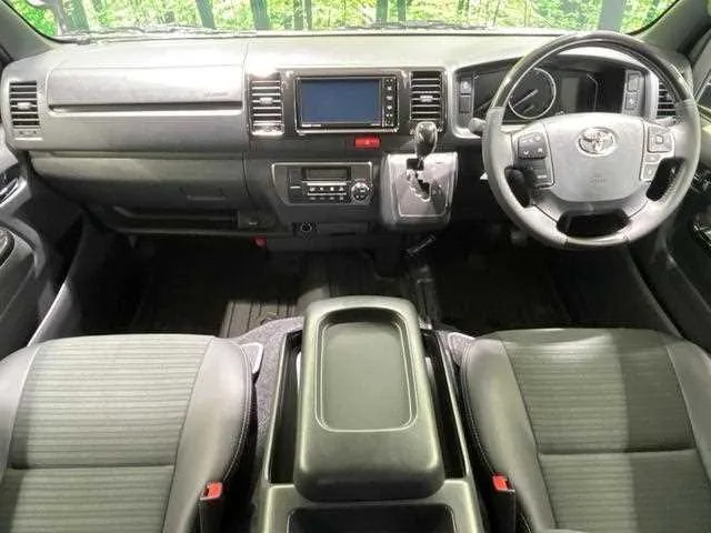 Toyota Hiace Van 2025 — миниатюра 2
